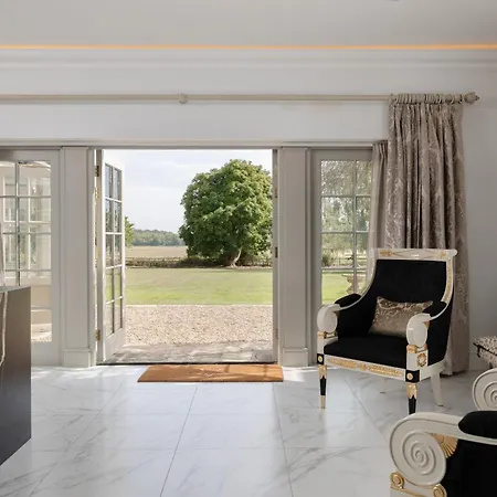 Holiday home Gilbertson House-york-luxury-sleeps 7 With Hot Tub York