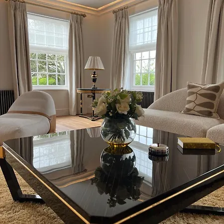 Gilbertson House-york-luxury-sleeps 7 With Hot Tub בית נופש יורק