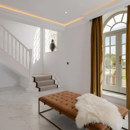 Gilbertson House-york-luxury-sleeps 7 With Hot Tub * York