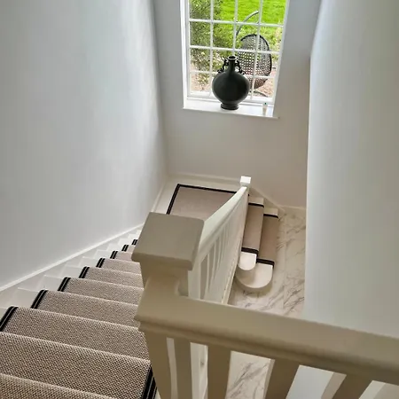 Gilbertson House-york-luxury-sleeps 7 With Hot Tub בית נופש יורק