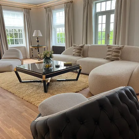 Gilbertson House-york-luxury-sleeps 7 With Hot Tub בית נופש