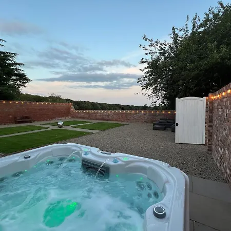 Gilbertson House-york-luxury-sleeps 7 With Hot Tub יורק