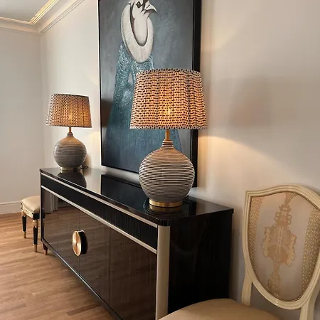 Gilbertson House-york-luxury-sleeps 7 With Hot Tub 约克