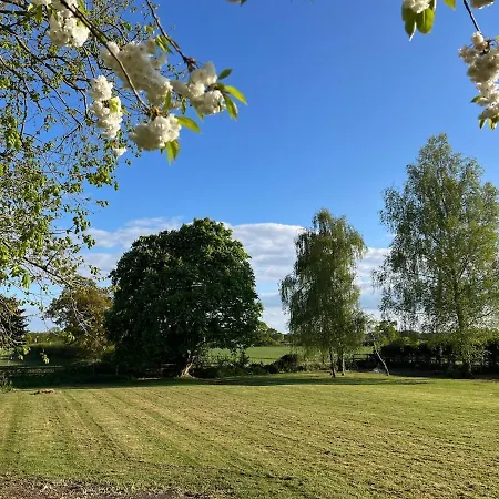 Сasa de vacaciones Gilbertson House-york-luxury-sleeps 7 With Hot Tub York